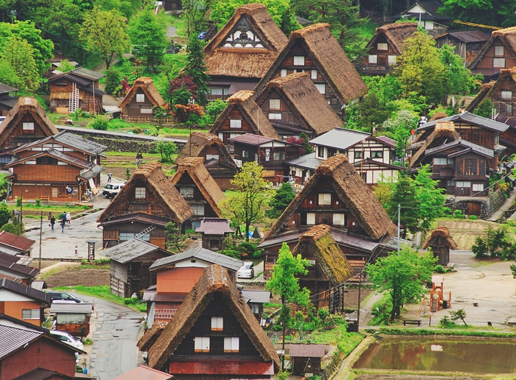 世界文化遺產-最美童話小鎮白川鄉合掌村(民家園+眺望台)→入住溫泉飯店泡湯