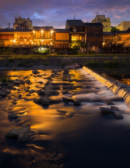 台北→關西→京都→酒店CHECK IN→鴨川「納涼床」夜遊