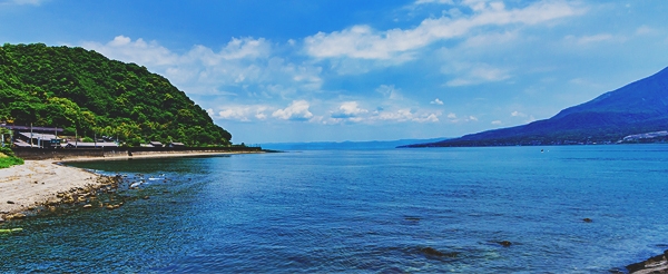 島津家別邸~世界文化產《仙巖園》遠眺活火山-櫻島&品嘗武士兩棒餅(可自費體驗和服/藝術/水上等體驗課程)→溫泉飯店check in→飯店內享用晚餐&自由享受露天溫泉