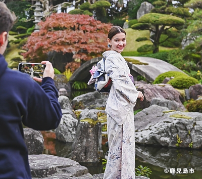 島津家別邸~世界文化產《仙巖園》遠眺活火山-櫻島&品嘗武士兩棒餅(可自費體驗和服/藝術/水上等體驗課程)→溫泉飯店check in→飯店內享用晚餐&自由享受露天溫泉