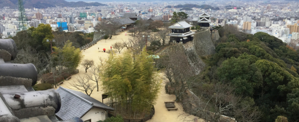 搭纜車上城指定史蹟~松山城→水龍頭柑橘汁~松山商店街→看海景囉~來島海峽大橋展望所→據聞全日本山祇神社總社~大山祇神社
